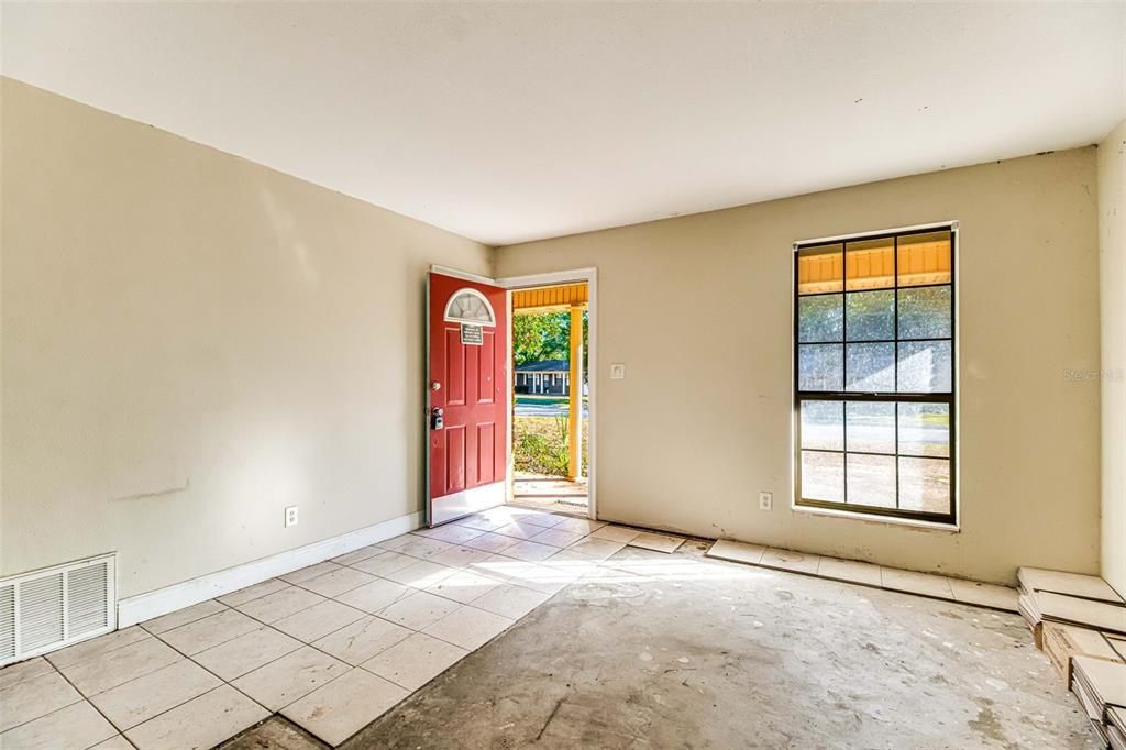 For Sale: $175,000 (3 beds, 2 baths, 1468 Square Feet)