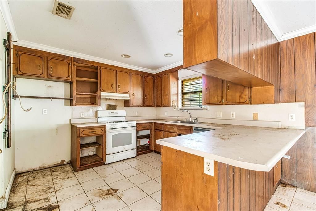 For Sale: $175,000 (3 beds, 2 baths, 1468 Square Feet)