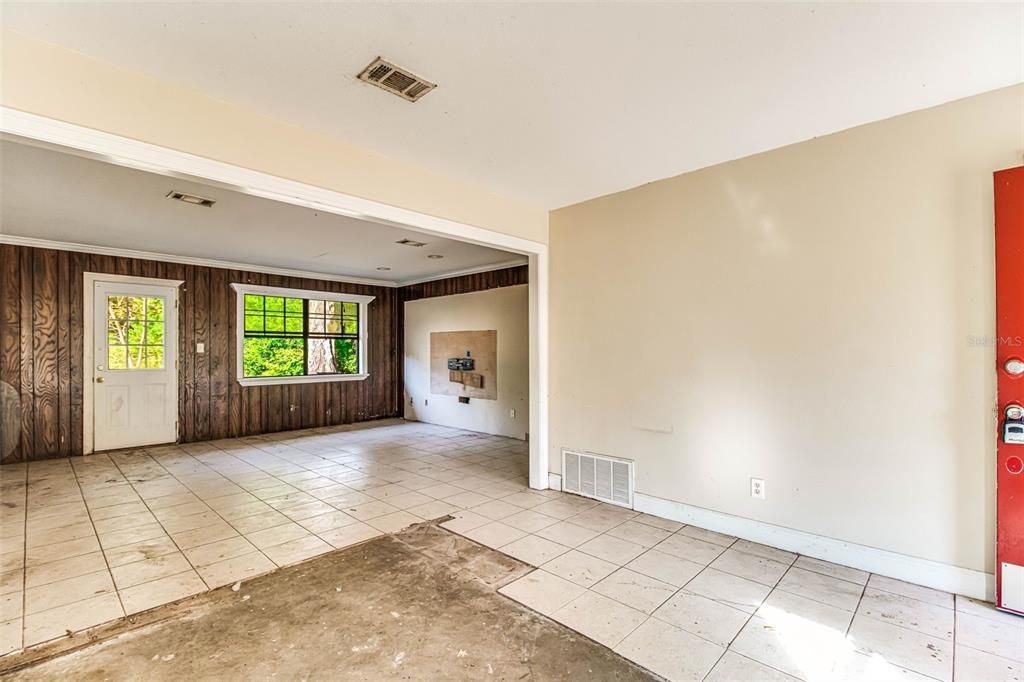 For Sale: $175,000 (3 beds, 2 baths, 1468 Square Feet)