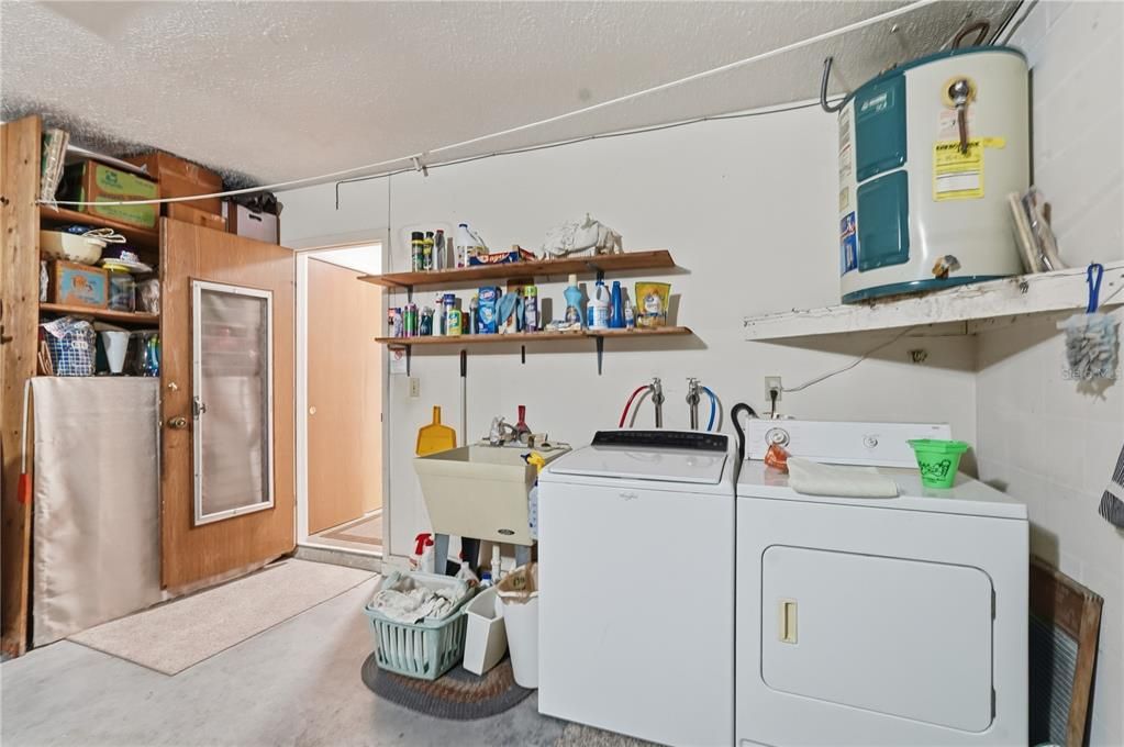 待售: $249,900 (2 贝兹, 2 浴室, 1396 平方英尺)