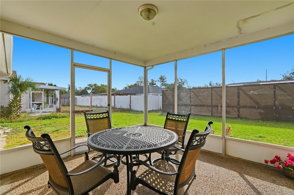 待售: $249,900 (2 贝兹, 2 浴室, 1396 平方英尺)