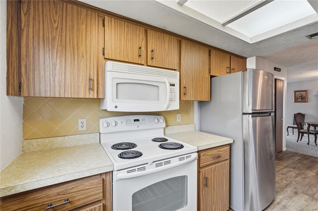 待售: $249,900 (2 贝兹, 2 浴室, 1396 平方英尺)