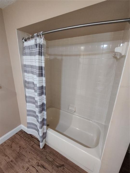 待售: $219,900 (2 贝兹, 2 浴室, 1424 平方英尺)