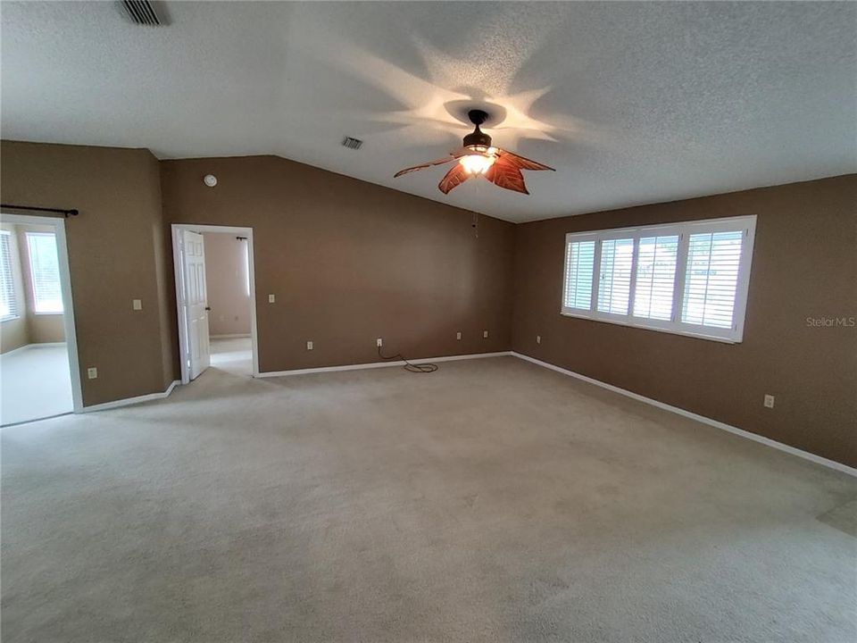 待售: $219,900 (2 贝兹, 2 浴室, 1424 平方英尺)