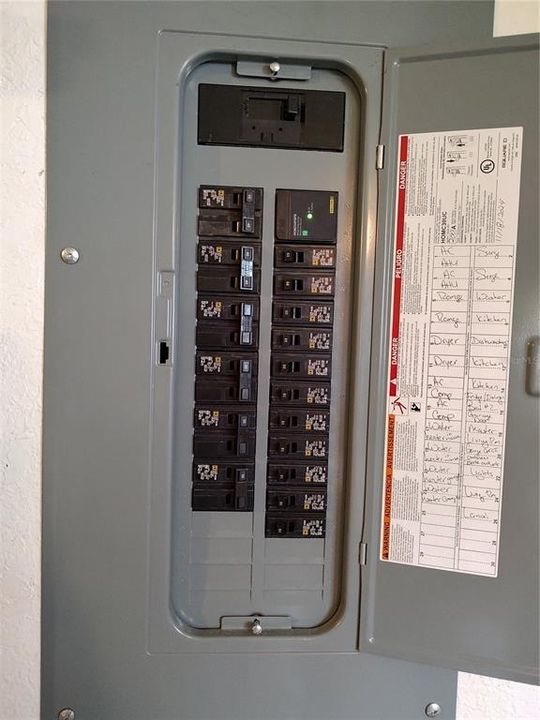 待售: $219,900 (2 贝兹, 2 浴室, 1424 平方英尺)