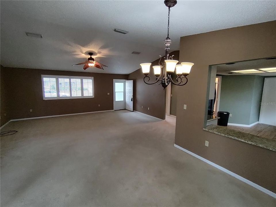 待售: $219,900 (2 贝兹, 2 浴室, 1424 平方英尺)