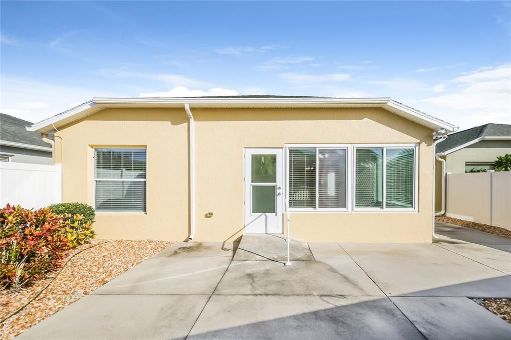 For Sale: $329,999 (3 beds, 2 baths, 1398 Square Feet)