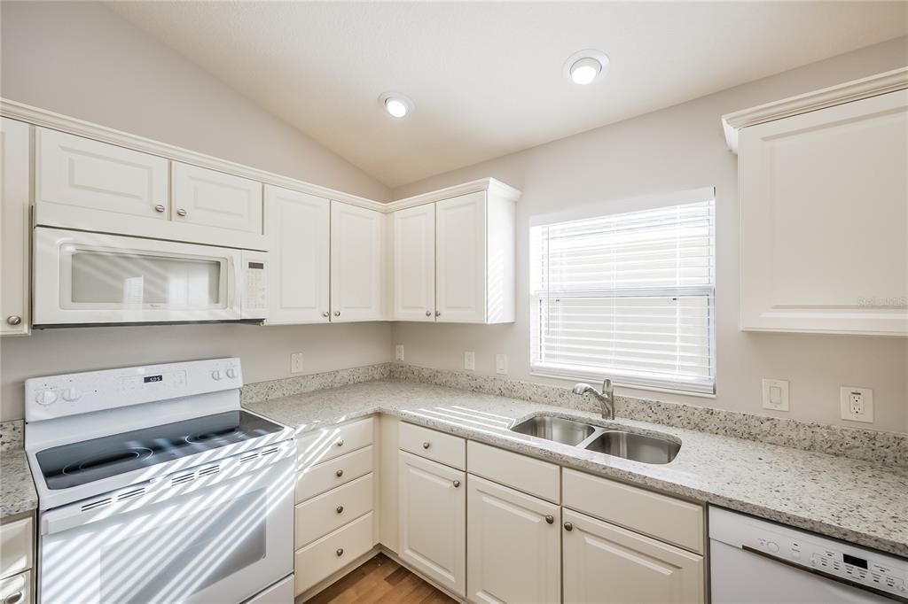 For Sale: $329,999 (3 beds, 2 baths, 1398 Square Feet)