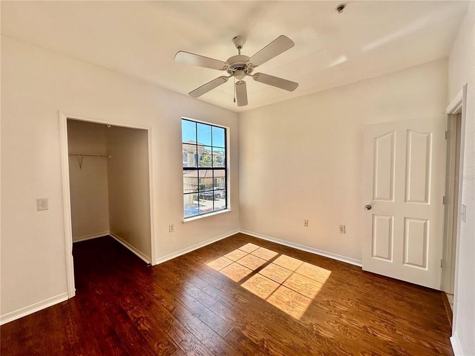 For Rent: $1,950 (3 beds, 2 baths, 1285 Square Feet)