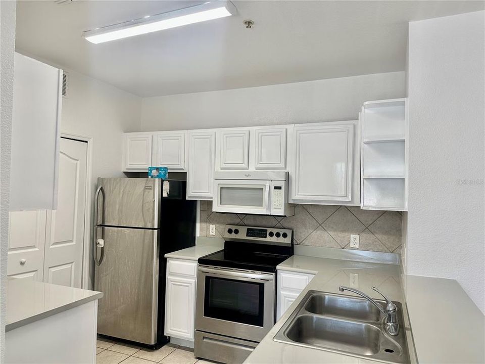 For Rent: $1,950 (3 beds, 2 baths, 1285 Square Feet)