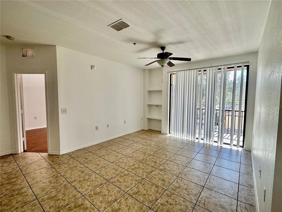 For Rent: $1,950 (3 beds, 2 baths, 1285 Square Feet)