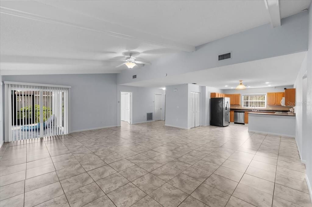 For Rent: $1,999 (3 beds, 2 baths, 2078 Square Feet)