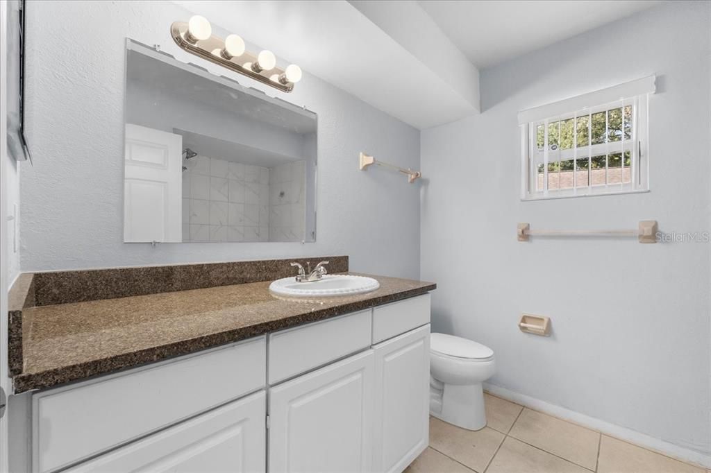 For Rent: $1,999 (3 beds, 2 baths, 2078 Square Feet)