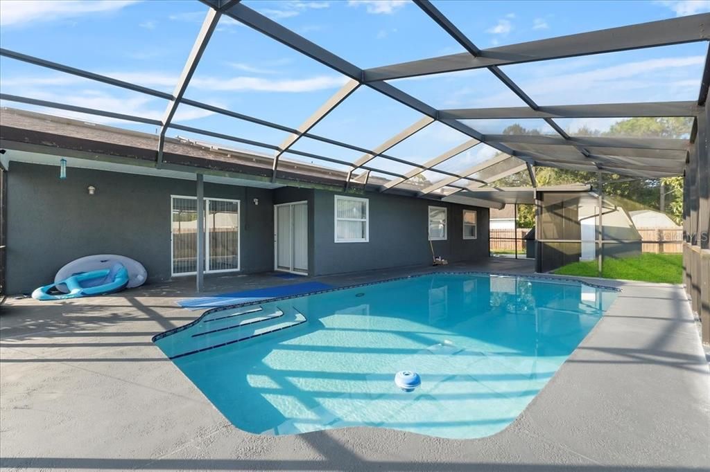 For Rent: $1,999 (3 beds, 2 baths, 2078 Square Feet)