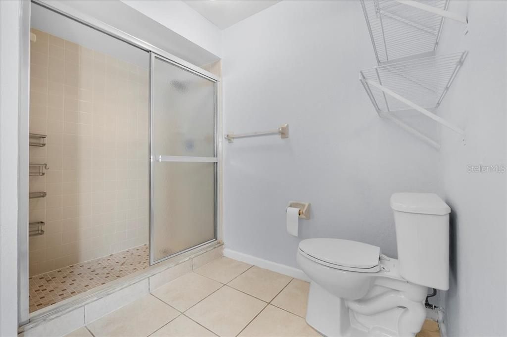 For Rent: $1,999 (3 beds, 2 baths, 2078 Square Feet)