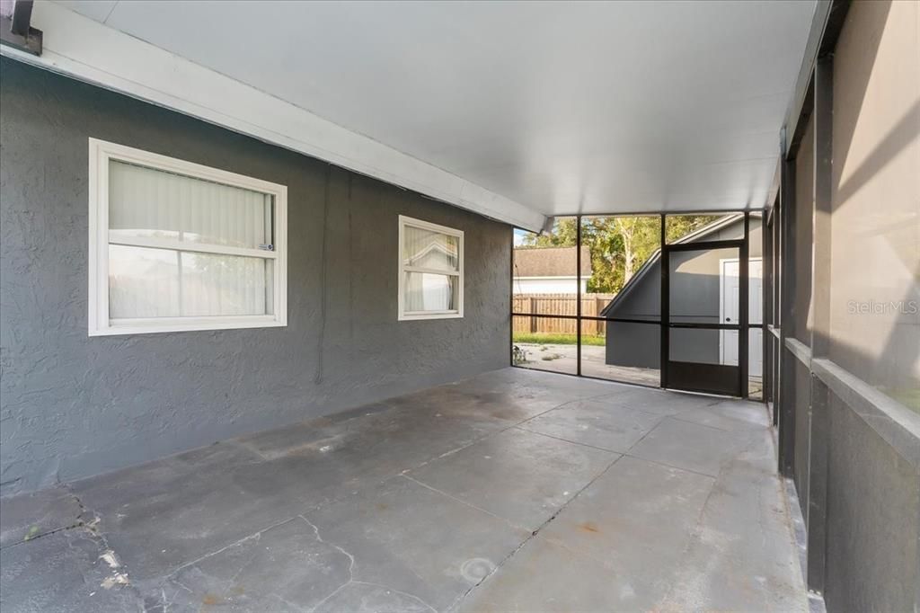 For Rent: $1,999 (3 beds, 2 baths, 2078 Square Feet)