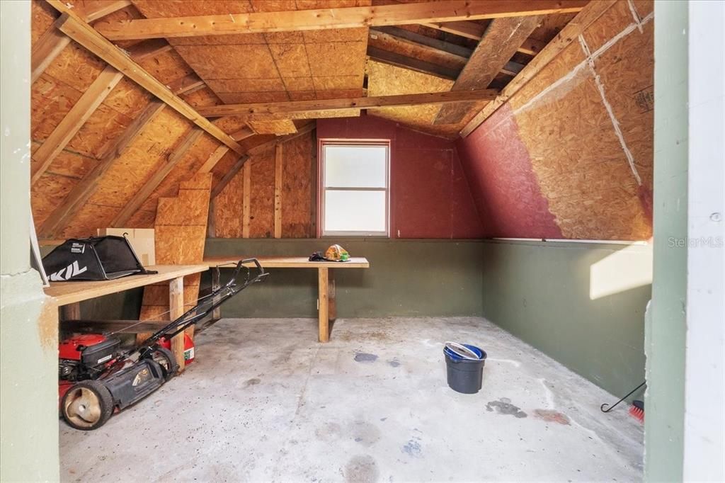 For Rent: $1,999 (3 beds, 2 baths, 2078 Square Feet)