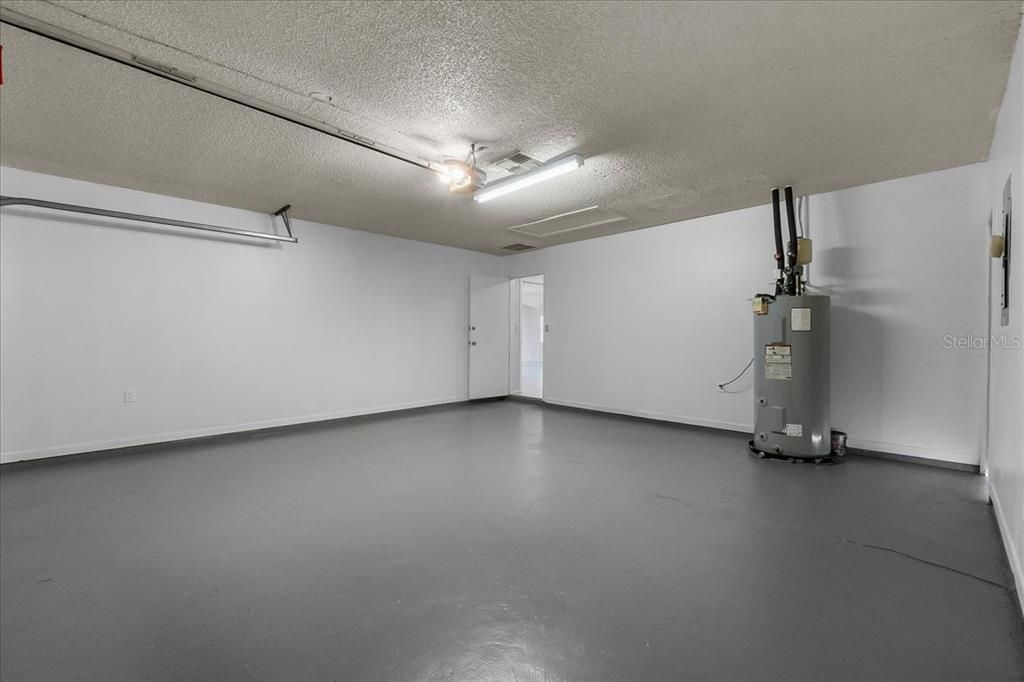 For Rent: $1,999 (3 beds, 2 baths, 2078 Square Feet)