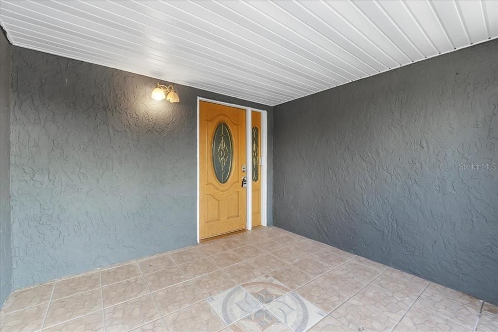 For Rent: $1,999 (3 beds, 2 baths, 2078 Square Feet)