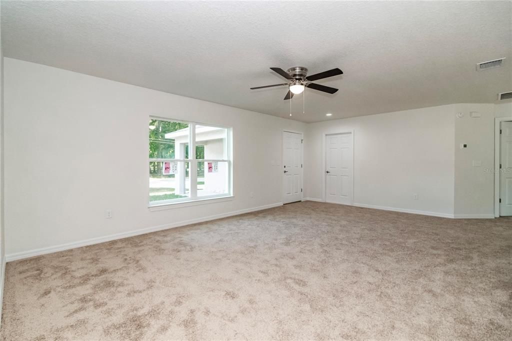 For Sale: $275,000 (3 beds, 2 baths, 1348 Square Feet)