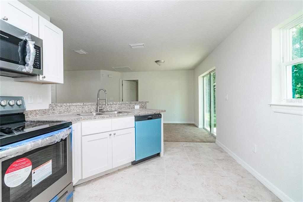 For Sale: $275,000 (3 beds, 2 baths, 1348 Square Feet)