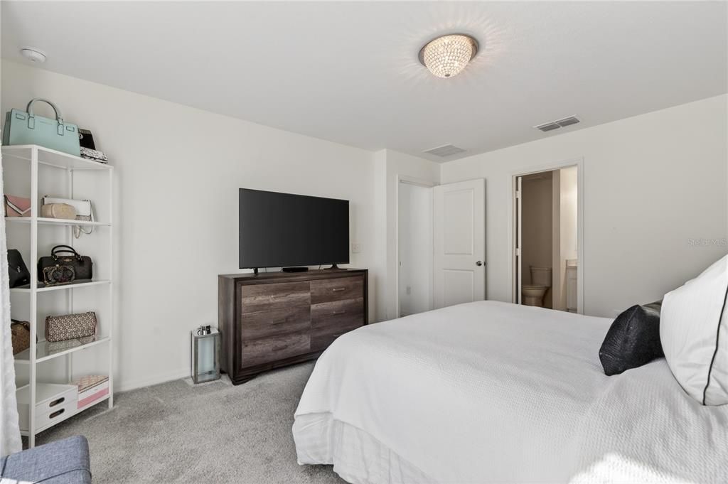 For Sale: $399,000 (4 beds, 2 baths, 1696 Square Feet)