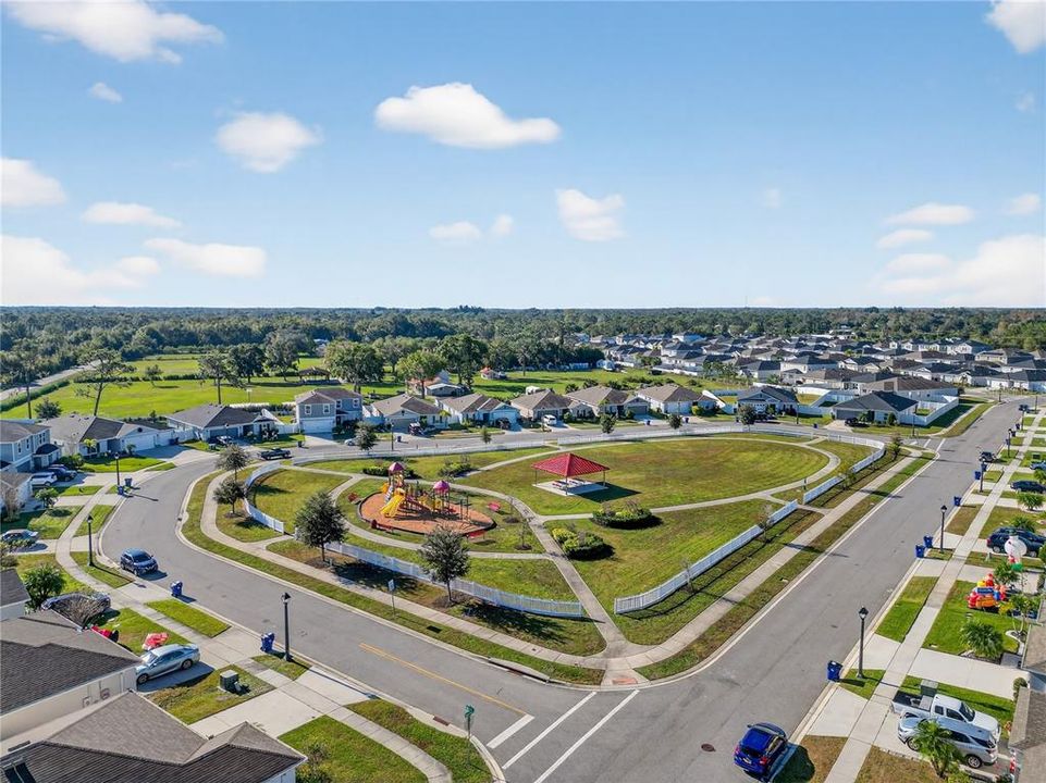 For Sale: $399,000 (4 beds, 2 baths, 1696 Square Feet)