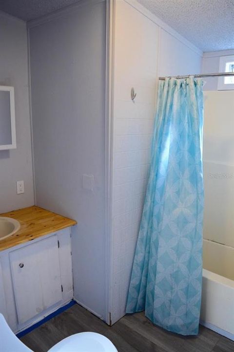 For Sale: $124,500 (3 beds, 2 baths, 924 Square Feet)