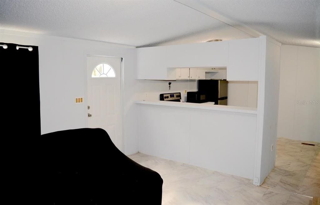 For Sale: $124,500 (3 beds, 2 baths, 924 Square Feet)