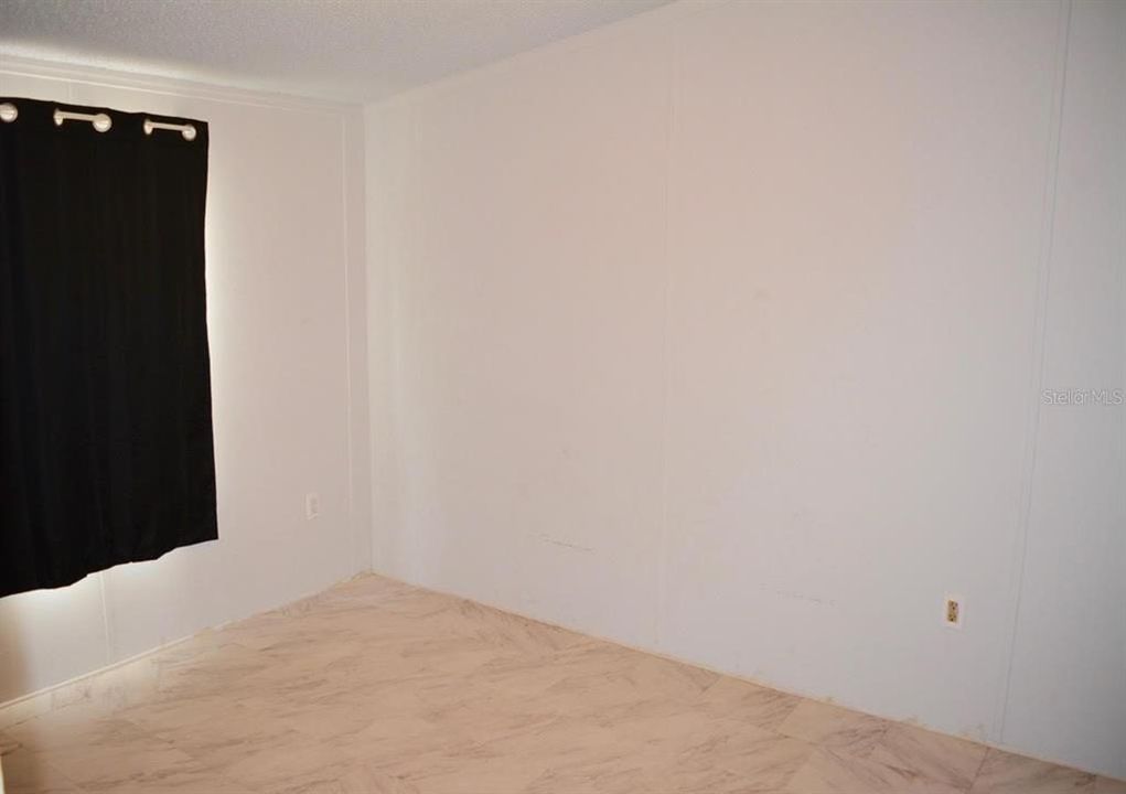 For Sale: $124,500 (3 beds, 2 baths, 924 Square Feet)