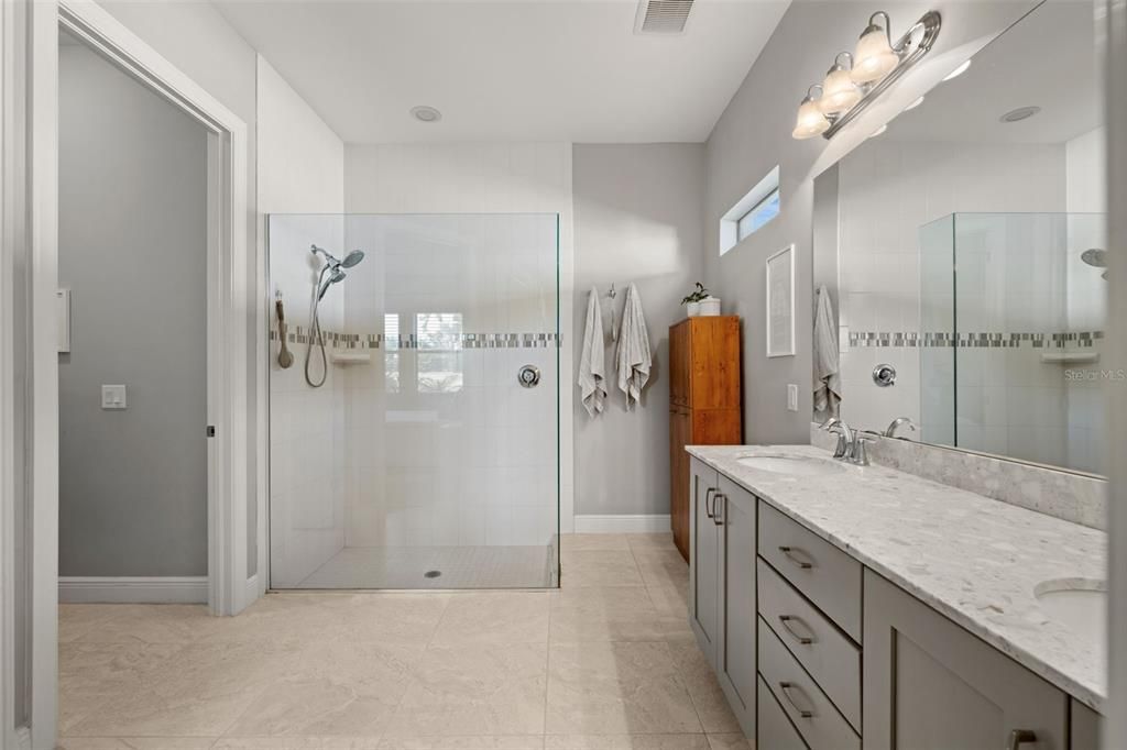 待售: $467,000 (4 贝兹, 2 浴室, 2223 平方英尺)