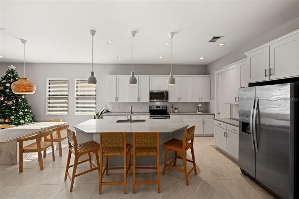 待售: $467,000 (4 贝兹, 2 浴室, 2223 平方英尺)