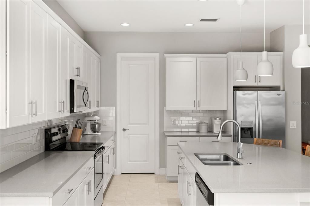 待售: $467,000 (4 贝兹, 2 浴室, 2223 平方英尺)