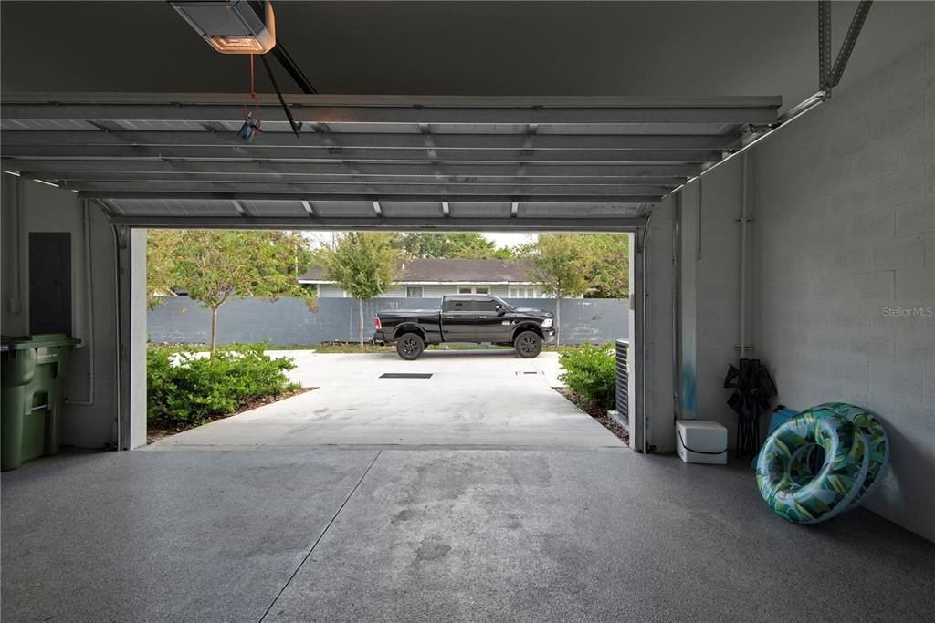 For Rent: $4,500 (3 beds, 3 baths, 2424 Square Feet)