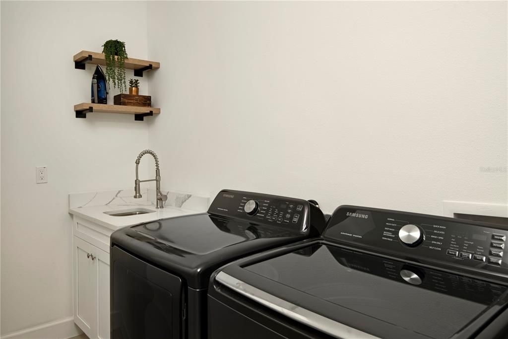 For Rent: $4,500 (3 beds, 3 baths, 2424 Square Feet)