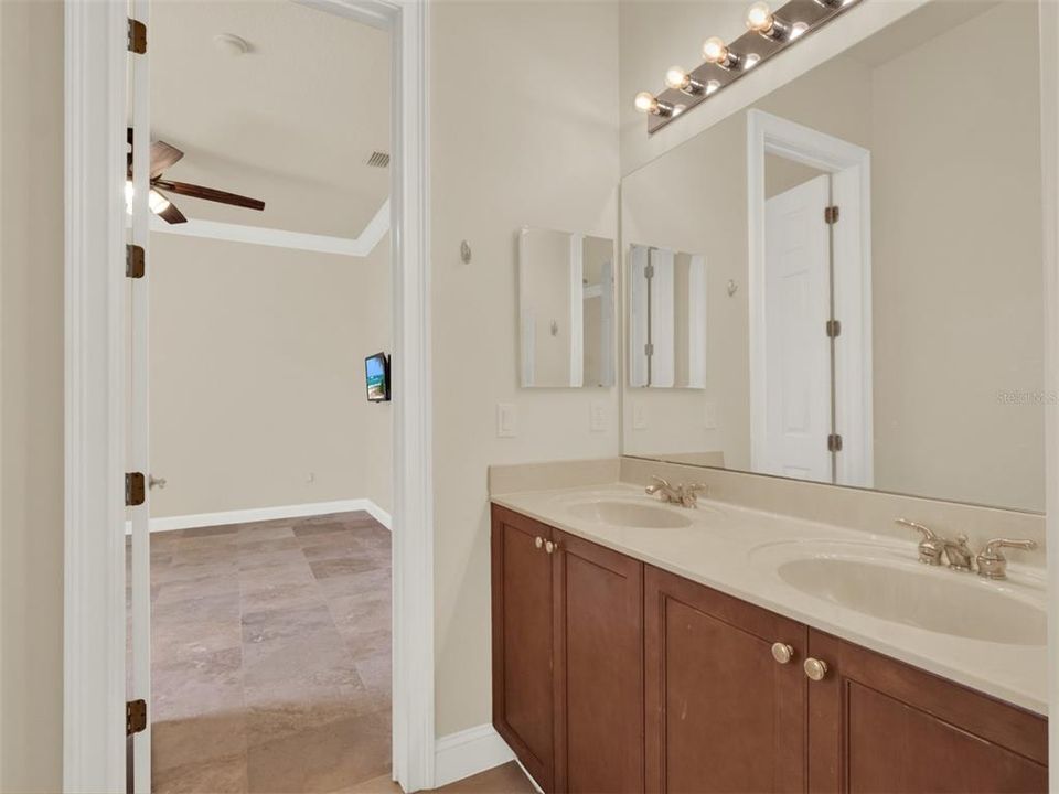 出租: $8,995 (4 贝兹, 3 浴室, 3751 平方英尺)