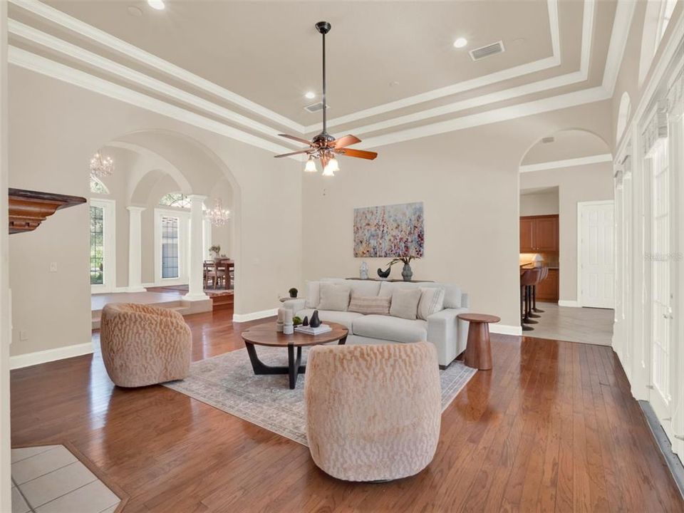 出租: $8,995 (4 贝兹, 3 浴室, 3751 平方英尺)