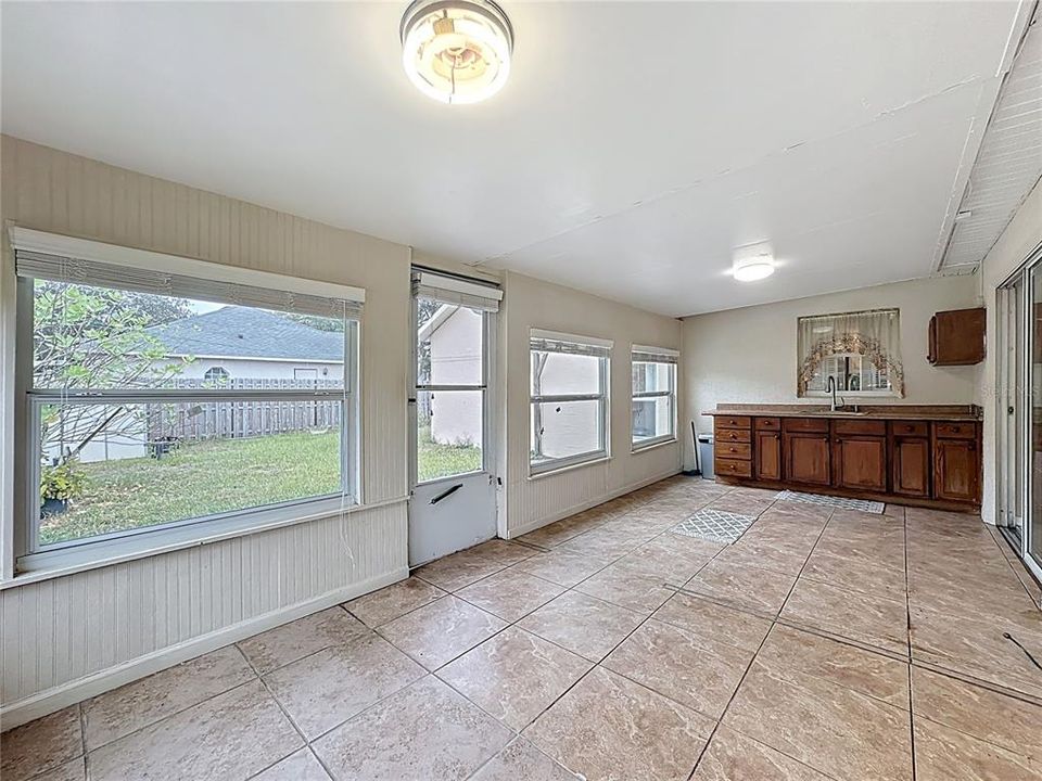 На продажу: $390,000 (3 спален, 2 ванн, 1738 Квадратных фут)