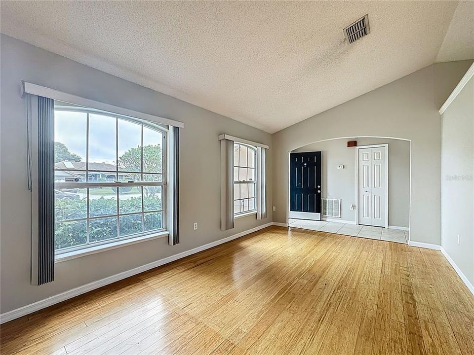 На продажу: $390,000 (3 спален, 2 ванн, 1738 Квадратных фут)