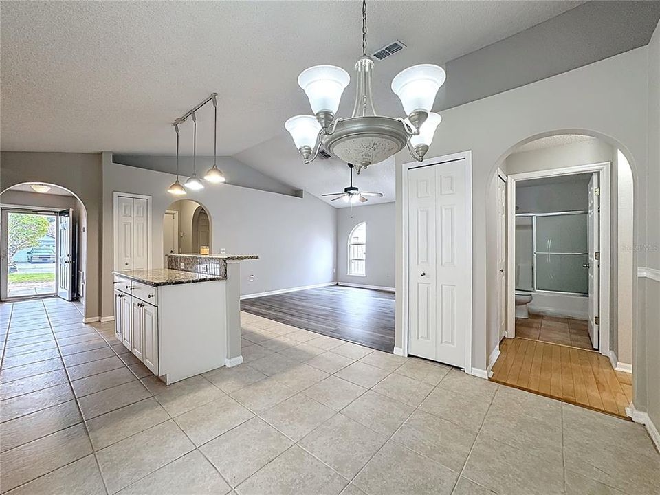 На продажу: $390,000 (3 спален, 2 ванн, 1738 Квадратных фут)