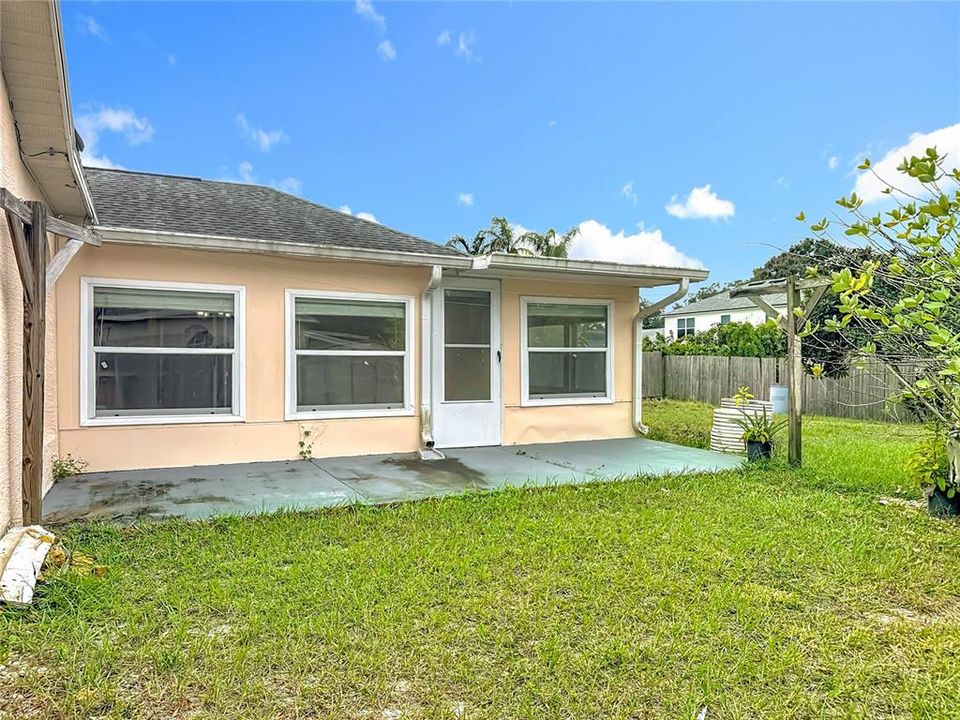 На продажу: $390,000 (3 спален, 2 ванн, 1738 Квадратных фут)