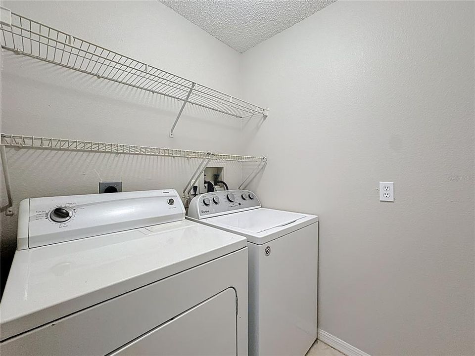 На продажу: $390,000 (3 спален, 2 ванн, 1738 Квадратных фут)