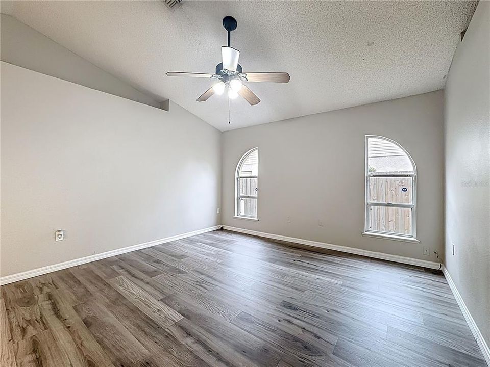 На продажу: $390,000 (3 спален, 2 ванн, 1738 Квадратных фут)