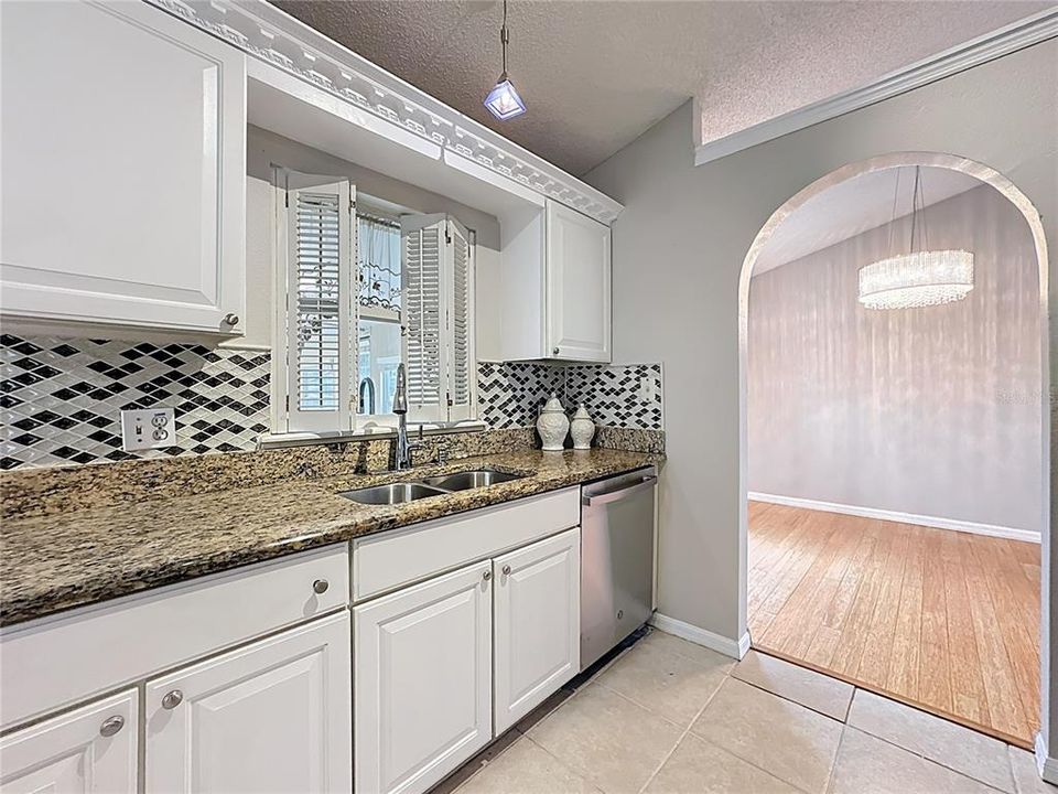 На продажу: $390,000 (3 спален, 2 ванн, 1738 Квадратных фут)