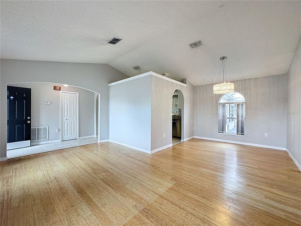 На продажу: $390,000 (3 спален, 2 ванн, 1738 Квадратных фут)