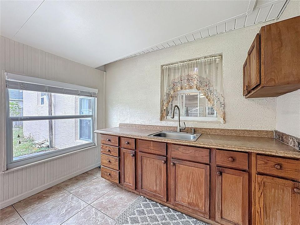 На продажу: $390,000 (3 спален, 2 ванн, 1738 Квадратных фут)