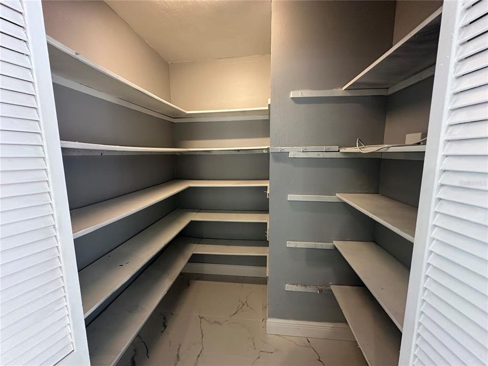 En Renta: $3,800 (5 camas, 2 baños, 2748 Pies cuadrados)