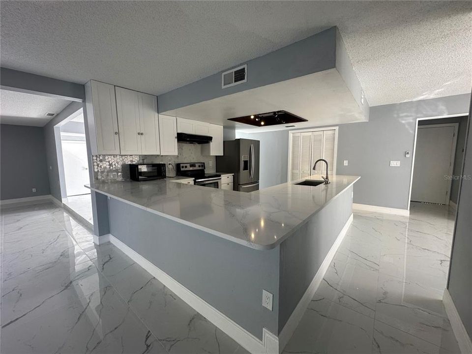 En Renta: $3,800 (5 camas, 2 baños, 2748 Pies cuadrados)