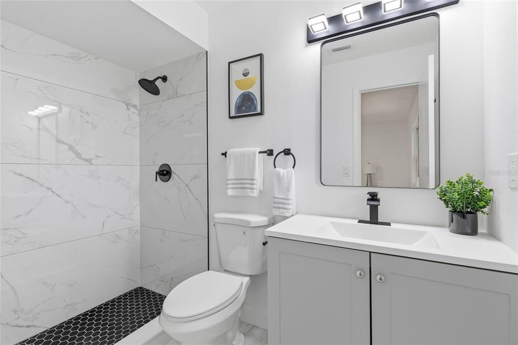 En Venta: $285,000 (3 camas, 2 baños, 1221 Pies cuadrados)