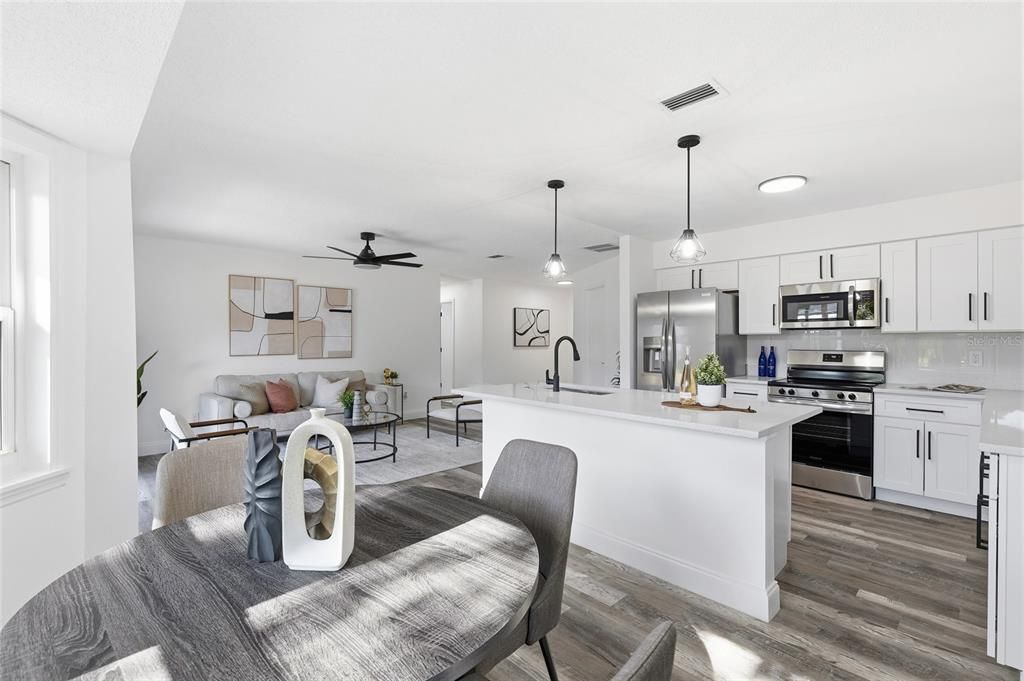 En Venta: $285,000 (3 camas, 2 baños, 1221 Pies cuadrados)